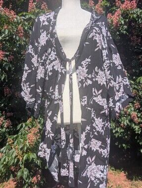 Spiritual Gangster Black & White Floral Kimono Style Wrap